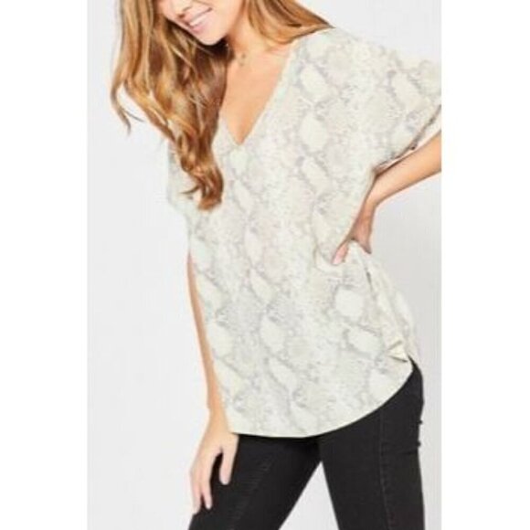 Entro cream and tan snake print oversized v-neck tunic blouse. - Picture 1 of 8